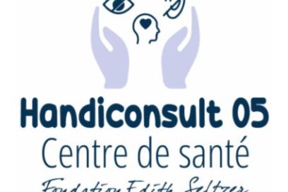 Logo Handiconsult 05, centre de santé géré par la Fondation Edith Seltzer. le logo représente des mains ouvertes, avec les logoi des différents types de handicap entre les mains. - Agrandir l'image, fenêtre modale